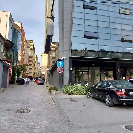 Bright & Lovely Apartment In The City Center Priștina Exterior foto