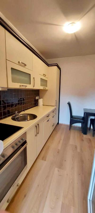 Bright & Lovely Apartment In The City Center Priștina Exterior foto