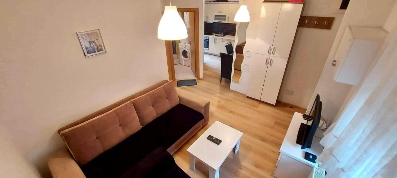 Bright & Lovely Apartment In The City Center Priștina Exterior foto