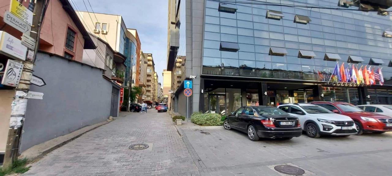 Bright & Lovely Apartment In The City Center Priștina Exterior foto